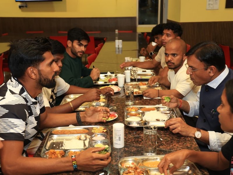 Sports Minister Dr. Mandaviya spends time at SAI NSSC, Bengaluru; shares a meal with athletes