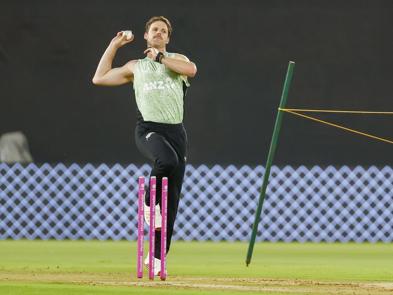 New Zealand reshuffle pace attack amid workload concerns 
