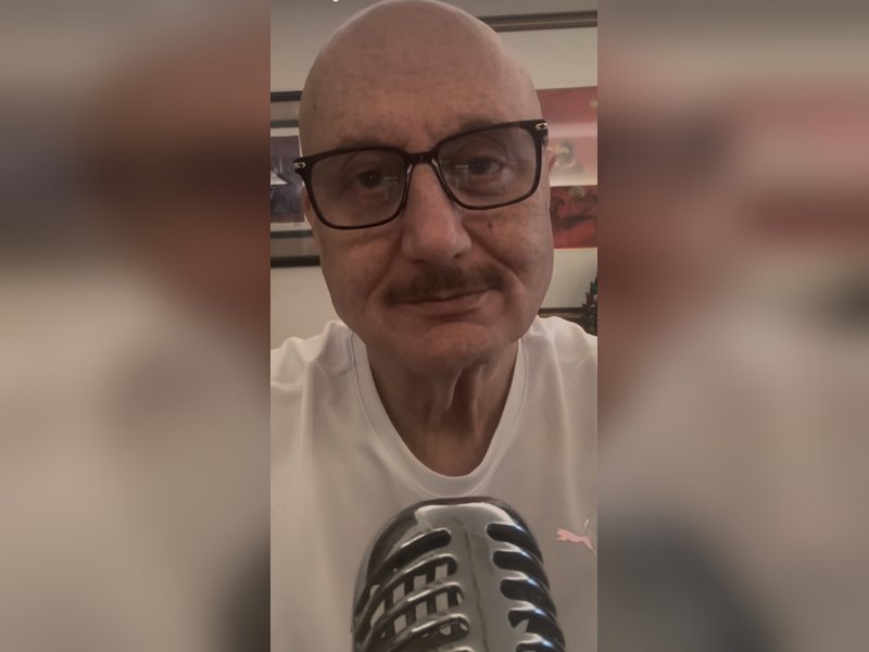 Anupam Kher gets overwhelmed to receive appreciation letter from the ‘Baap’ of Bollywood Ramesh Sippy 