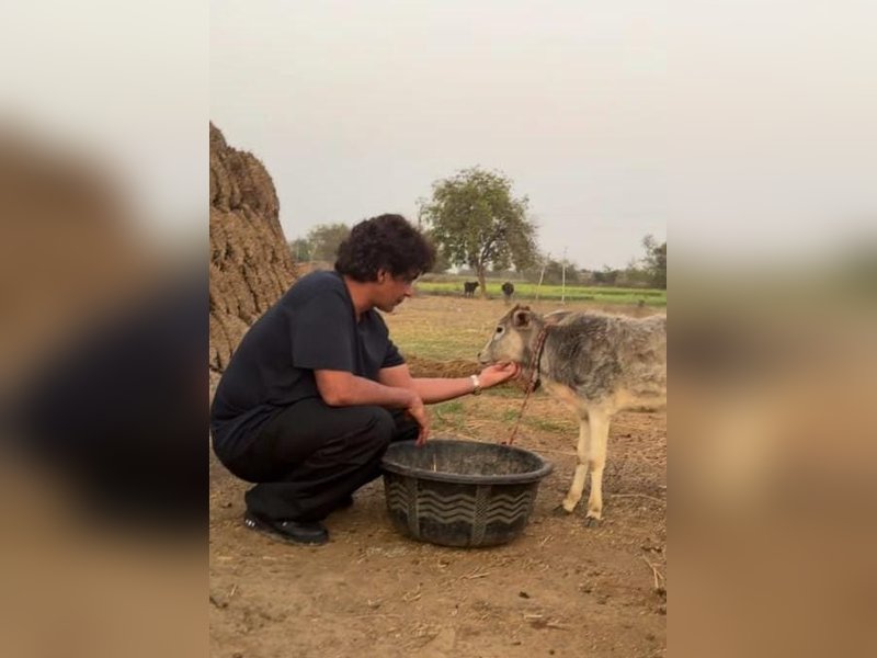 Sunil Grover ends up making some new friends on the highway