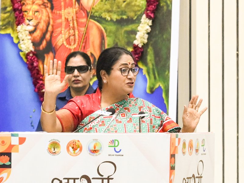  महिलाएं परंपरा की ही नहीं, बल्कि परिवर्तन की वाहिकाएं भी हैं: सीएम रेखा गुप्ता