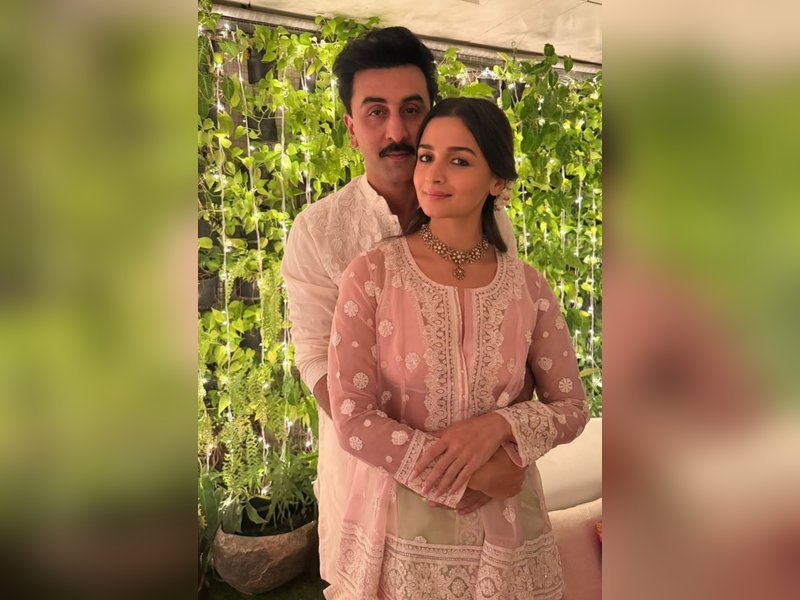 Raha & her 'Papa' Ranbir Kapoor surprise 'Mama' Alia Bhatt with a heartfelt Women’s Day card