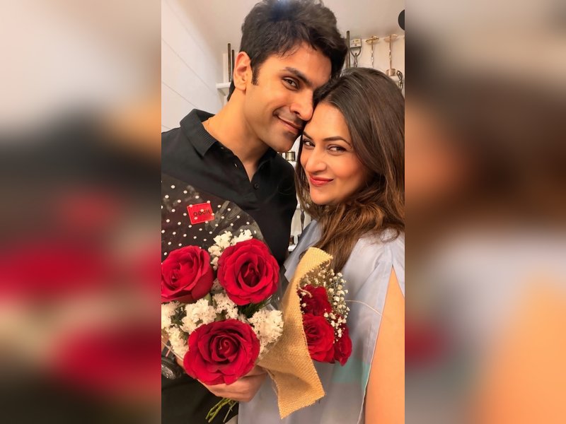 Divyanka Tripathi shares glimpses of Mumbai’s midnight frenzy after India’s historic T20 win