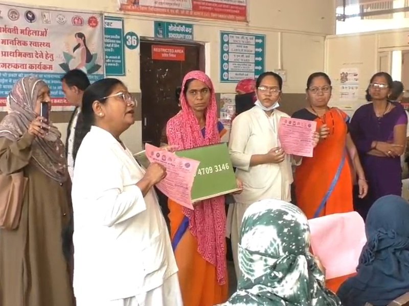 बुरहानपुर: ‘प्रधानमंत्री सुरक्षित मातृत्व अभियान’ के तहत गर्भवती महिलाओं ने लिया स्वास्थ्य संबंधित परामर्श