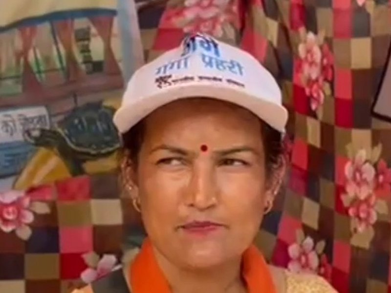 अचार और चटनी समेत कपड़े के बैग बनाकर आत्मनिर्भर बन रहीं महिलाएं