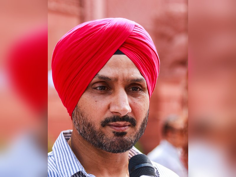 रोहित शर्मा की सलाह हार्दिक के लिए अहम, पूरे मैच में इस्तेमाल करे मुंबई इंडियंस: हरभजन सिंह 