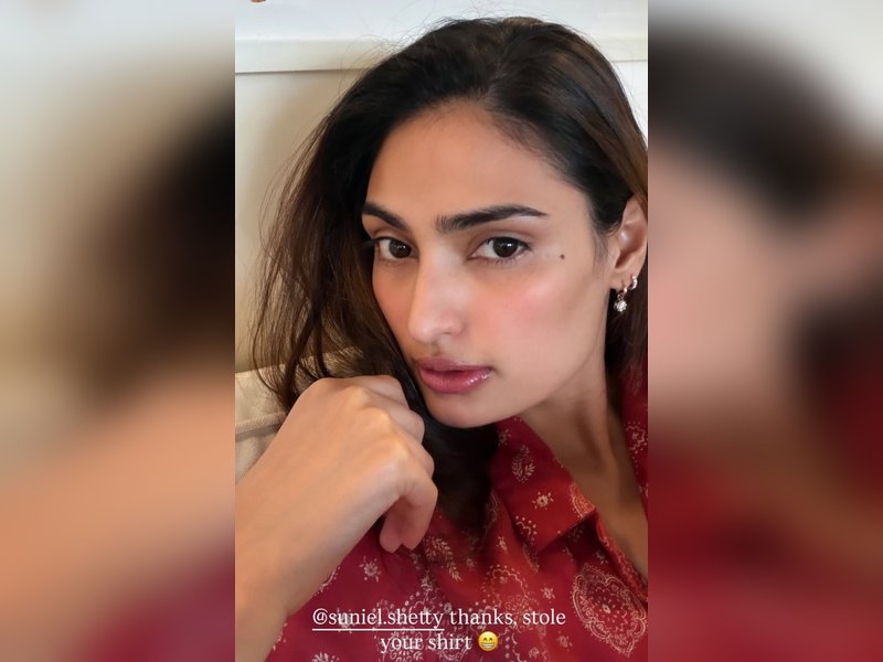Athiya Shetty ‘steals’ father Suniel Shetty’s shirt, gives fun glimpse into father-daughter bond 