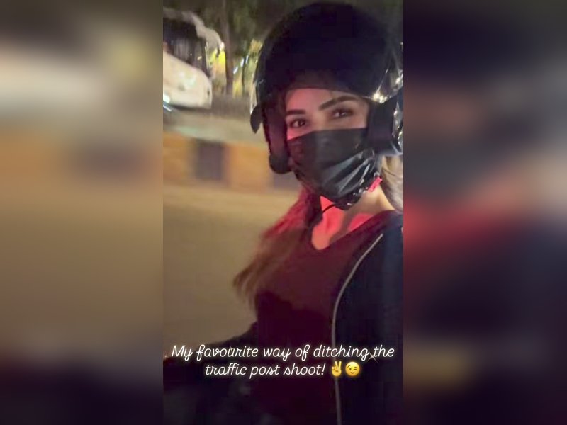 Kriti Sanon chooses bike ride over luxury car to escape city's traffic post shoot 