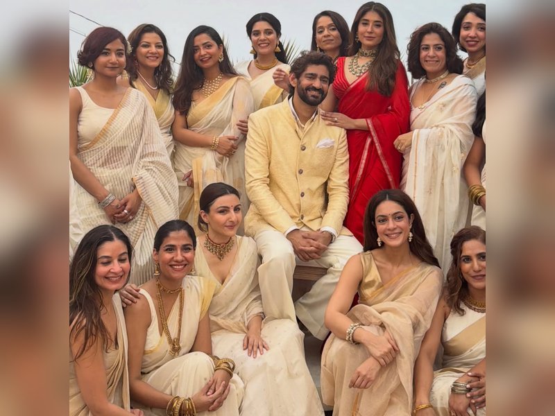 Soha Ali Khan twins with the girl gang at Kritika Kamra & Gaurav Kapur wedding