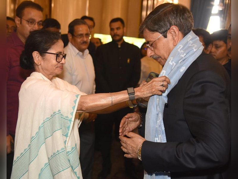 'Bengal loves those who love Bengal': Mamata Banerjee’s message to new Governor