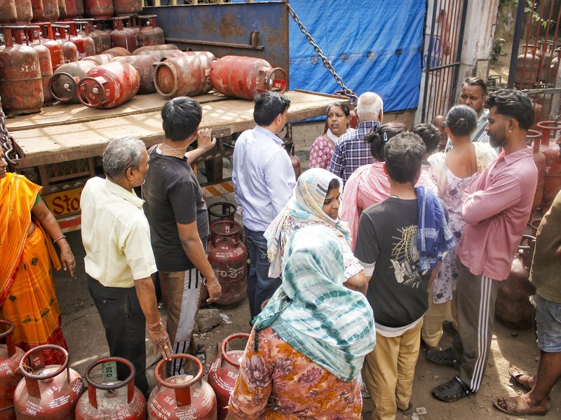 No LPG shortage, consumer rush is panic driven: Govt official