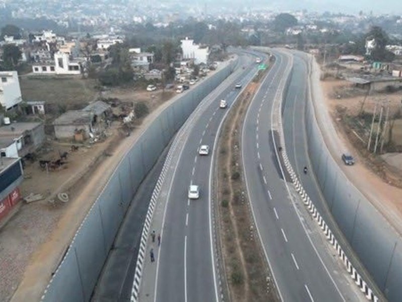 जम्मू-कश्मीर में एनएच-44 पर 171.25 करोड़ के सुरक्षा व यात्री सुविधा कार्य पूरे : नितिन गडकरी