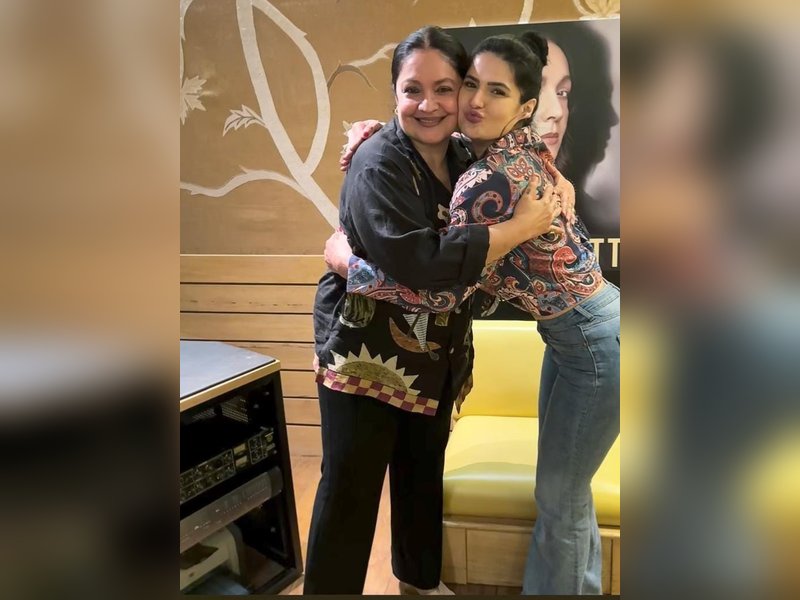 Zareen Khan calls Pooja Bhatt her ‘woman crush everyday’