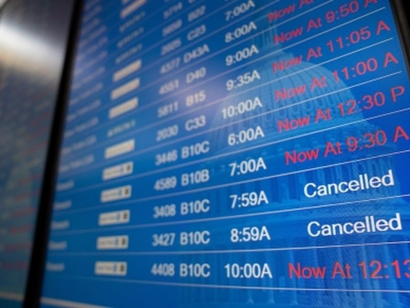 Chemical odour halts Washington-area flights