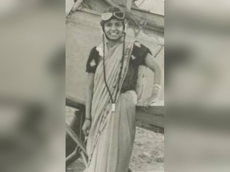 सरला ठकराल: जब महिलाओं के लिए सपने देखना भी संघर्ष था, साड़ी पहन खुले आसमान में भरी थी लंबी उड़ान