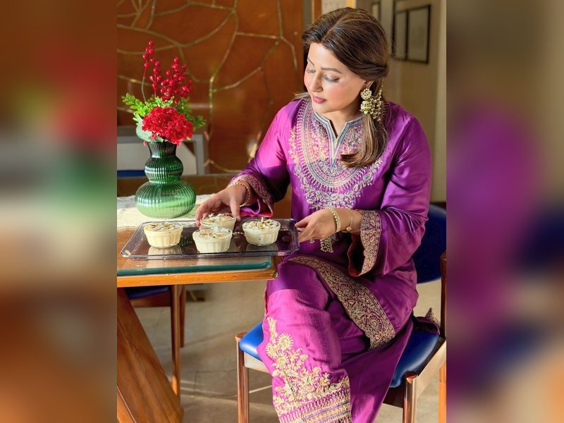 Hina Khan treats fans to lip-smacking chaat delights