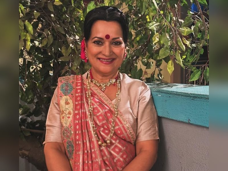 Himani Shivpuri recalls SRK worked as junior artist in film where she was the heroine, 38 years ago 