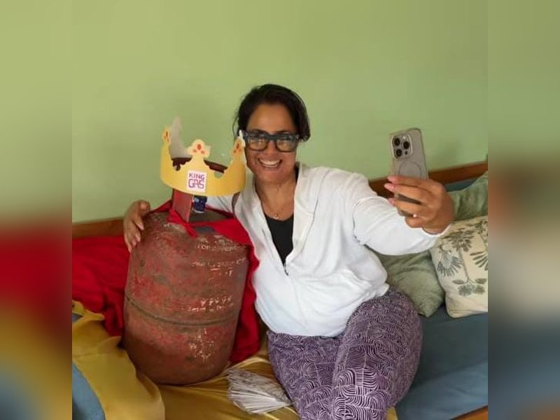 Sameera Reddy's hilarious take on the ongoing LPG shortage in the country: The V.I.P has arrived