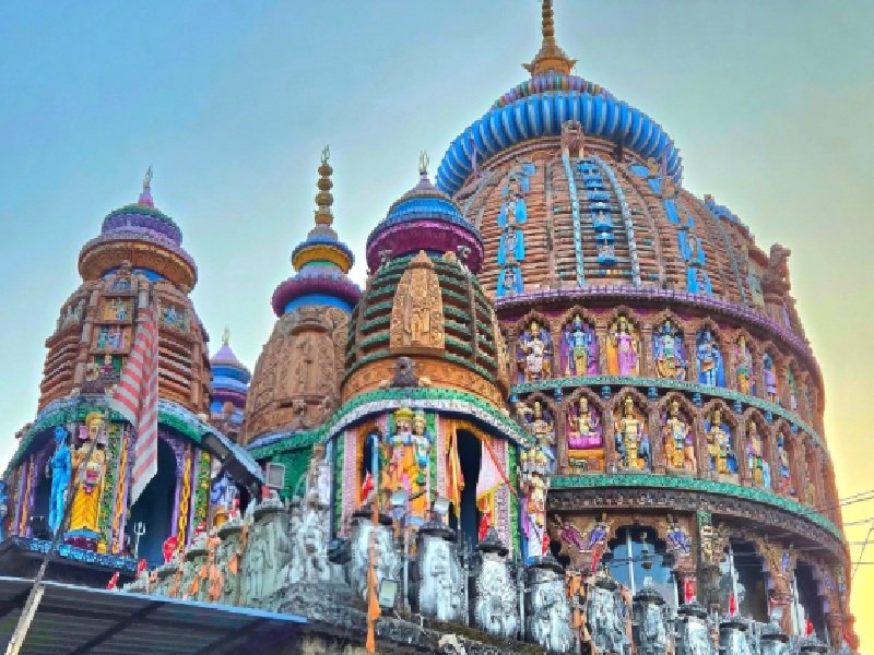 नवरात्रि स्पेशल: यहां सोलहभुजी मां पूरी करती है भक्तों की हर मुराद, पुजारी नहीं बल्कि आदिवासी को है पूजा का पहला अधिकार