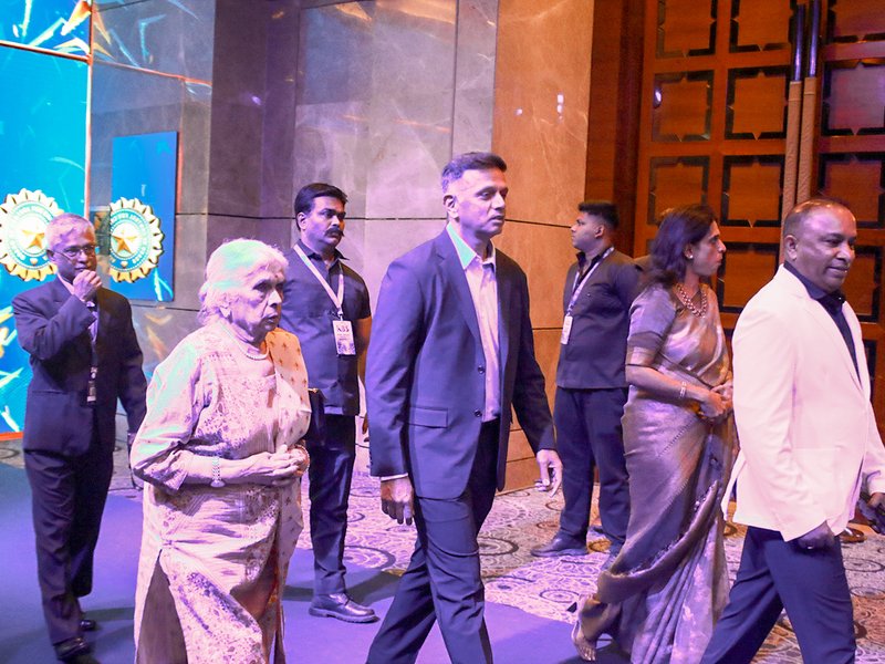 Kumble congratulates Dravid, Binny and other BCCI Naman Awards winners