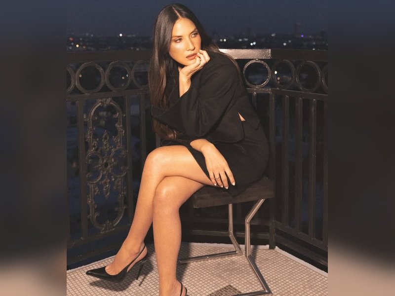 Olivia Munn shares how advice from Shannen Doherty helped her approach cancer battle