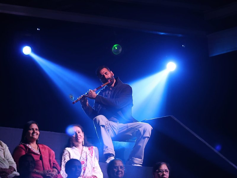 Akshay Kumar recalls late father watching his films over 20 times, says he'd make everyone watch them