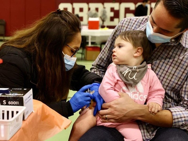 नेशनल वैक्सीनेशन डे: बच्चों को समय पर टीका लगवाना है सबसे बड़ी सुरक्षा, यहां देखें शेड्यूल 