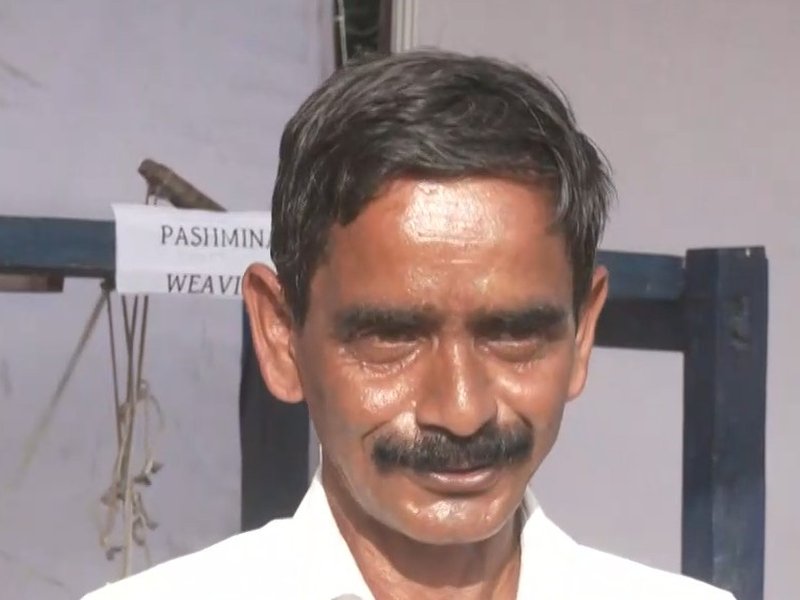 जम्मू के बुनकर ने कहा, 'वोकल फॉर लोकल' मुहिम ने कश्मीरी पश्मीना शॉल को विदेशों तक पहुंचाया