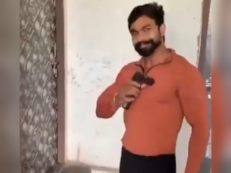 Man accidentally shoots himself in Delhi; Cousin captures incident on camera