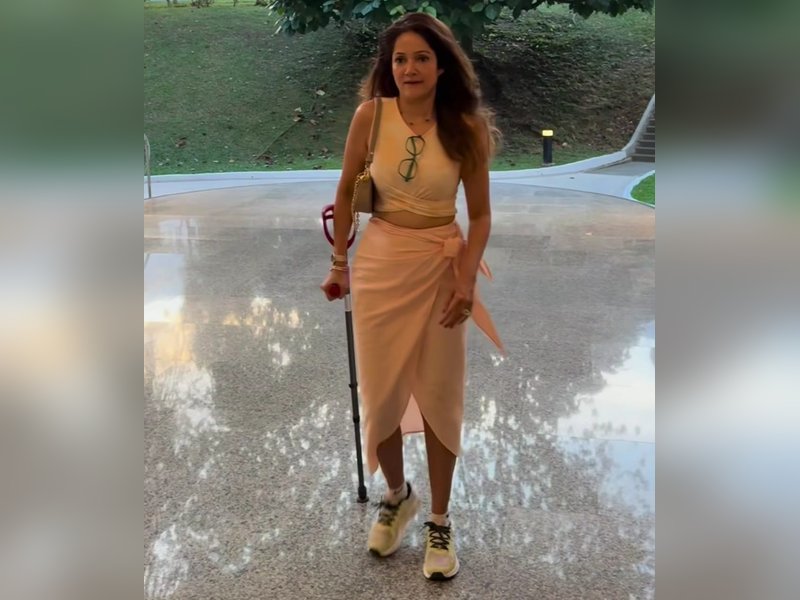 Vidya Malavade tears a muscle in her calf after a stage performance in Singapore