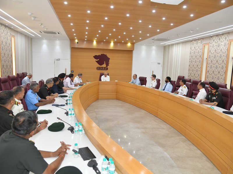 एनडीसी के अधिकारियों ने सीएम भूपेंद्र पटेल से की भेंट, गुजरात की विकास गाथा जानने में दिखाई उत्सुकता