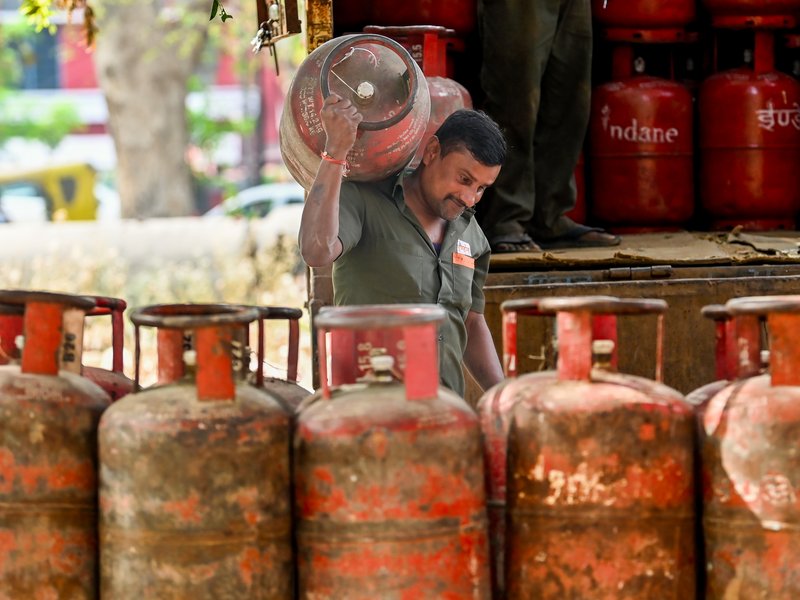 City gas firms advised to prioritise PNG connections for commercial entities