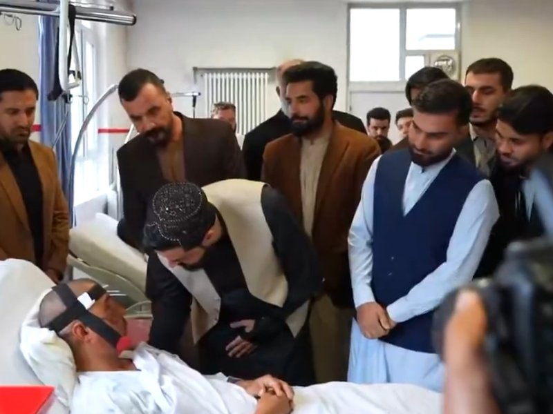 'ईद पर जश्न का समय, दुख में बदल गया', पाकिस्तानी हमले में घायल हुए लोगों से मिलने पहुंचे एसीबी अधिकारी और क्रिकेटर