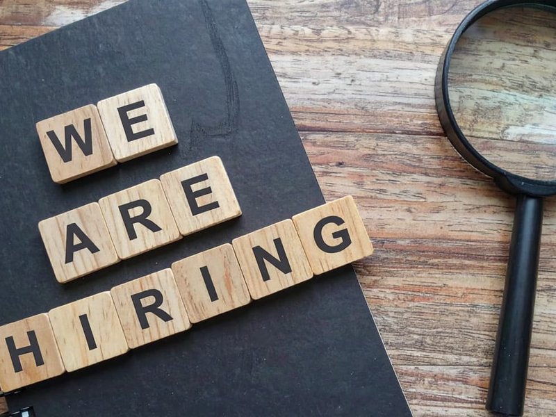 नौकरी पाने का गोल्डन चांस: सीनियर एसोसिएट समेत 37 पदों पर वैकेंसी, 14 अप्रैल तक करें आवेदन 