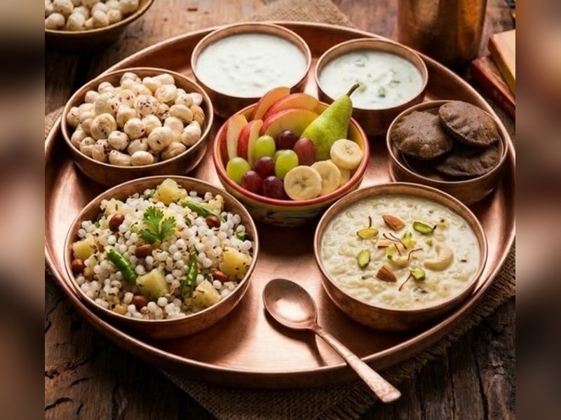 नवरात्रि विशेष : सात्विक और पौष्टिक तत्वों से भरपूर रखें 'व्रत की थाली', इन चीजों का सेवन नहीं होने देगा कमजोरी