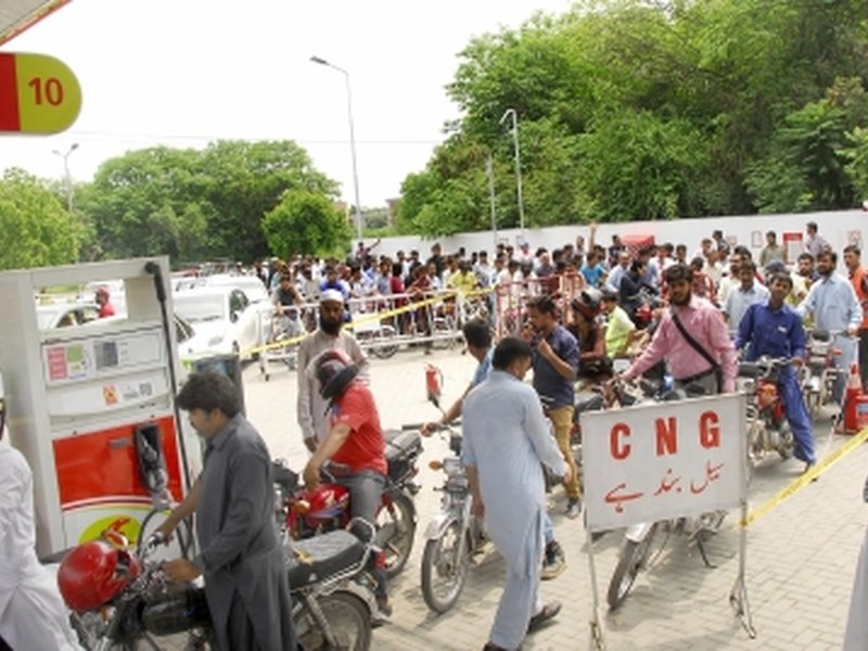 Geopolitical tensions raise oil risks, threaten Pakistan’s economy: Report