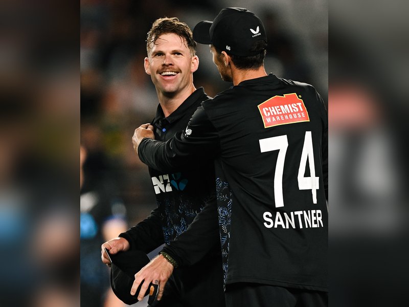 3rd T20I: Bowlers shine as NZ seal 8-wicket win over South Africa