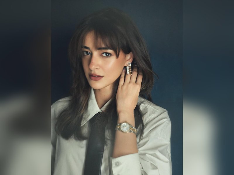 Ananya Panday asks if she is too active on Insta after getting bangs, mom reacts 