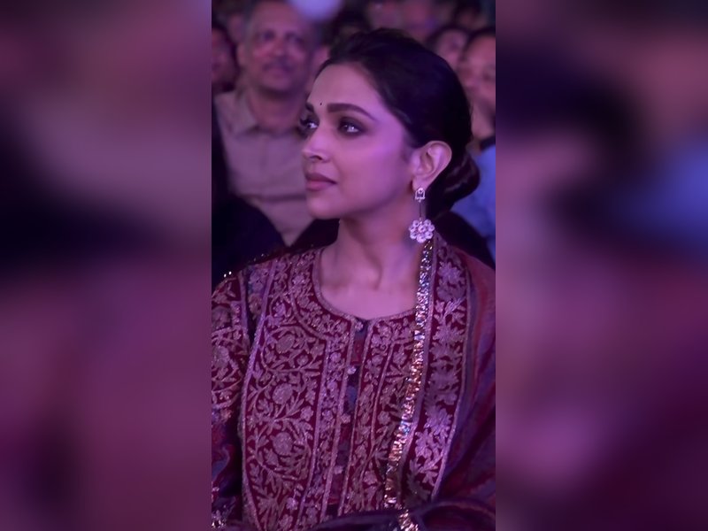 Deepika Padukone enjoys family time with Ranveer Singh's sister and mother 