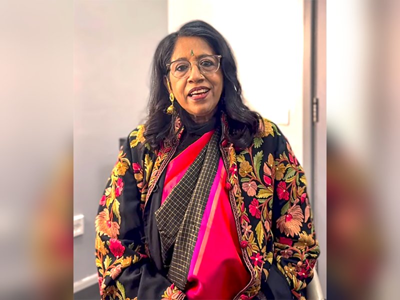 Kavita Krishnamurthy celebrates her 50th year in Bollywood on Indian Idol with Shreya Ghoshal & team