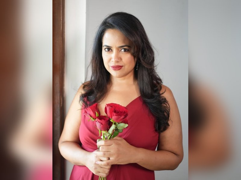 Sameera Reddy urges all to 'upgrade' their craving with her Lauki ka Brownie 
