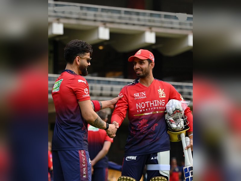 Virat Kohli asks Royal Challengers Bengaluru (RCB) teammates about challenges ahead as they defend their title in the Indian Premier League (IPL) 2026, which starts at the M. Chinnaswamy Stadium in Bengaluru on March 28. Photo credit: @rcbtweets/X