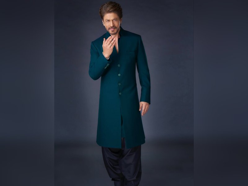 Shah Rukh Khan wishes everyone 'joy & peace' this Eid: May we get all that we pray for 