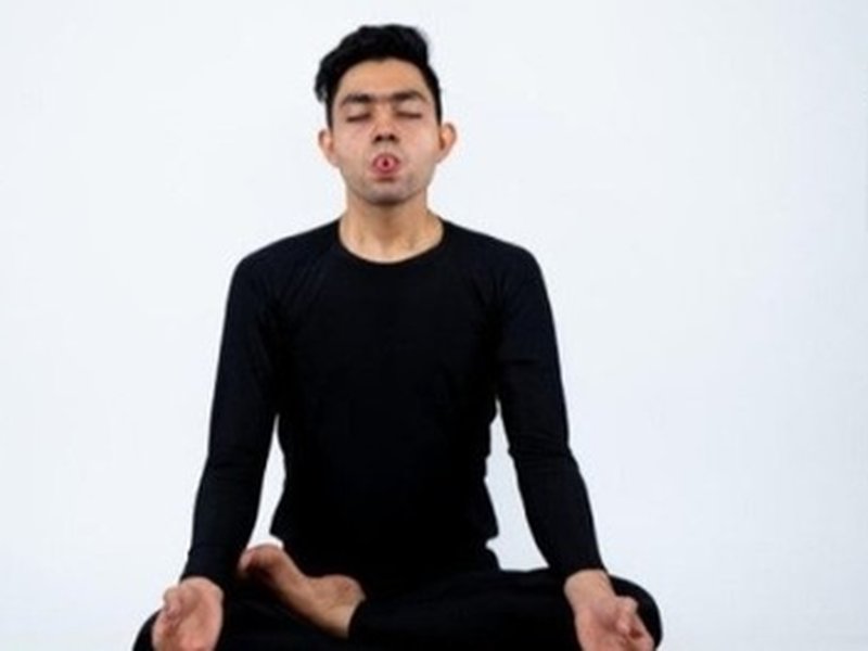 शीतली प्राणायाम : गर्मी में भी तन-मन रहेगा ठंडा-ठंडा कूल-कूल, जानें सही तरीका