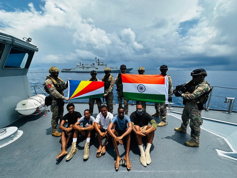 सेशेल्स में युद्धाभ्यास पूरा कर रवाना हुआ भारतीय युद्धपोत ‘आईएनएस त्रिकंड’