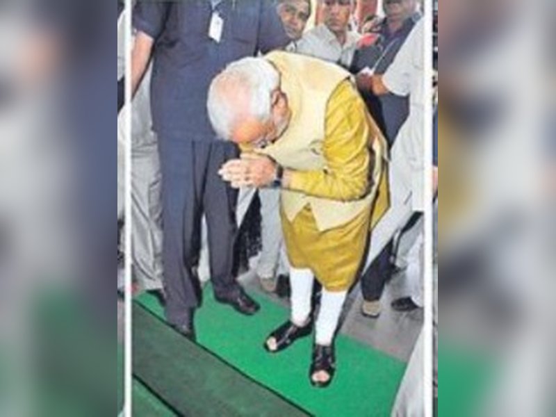 PM, Narendra Modi, BlueKraft CEO, Akhilesh Mishra