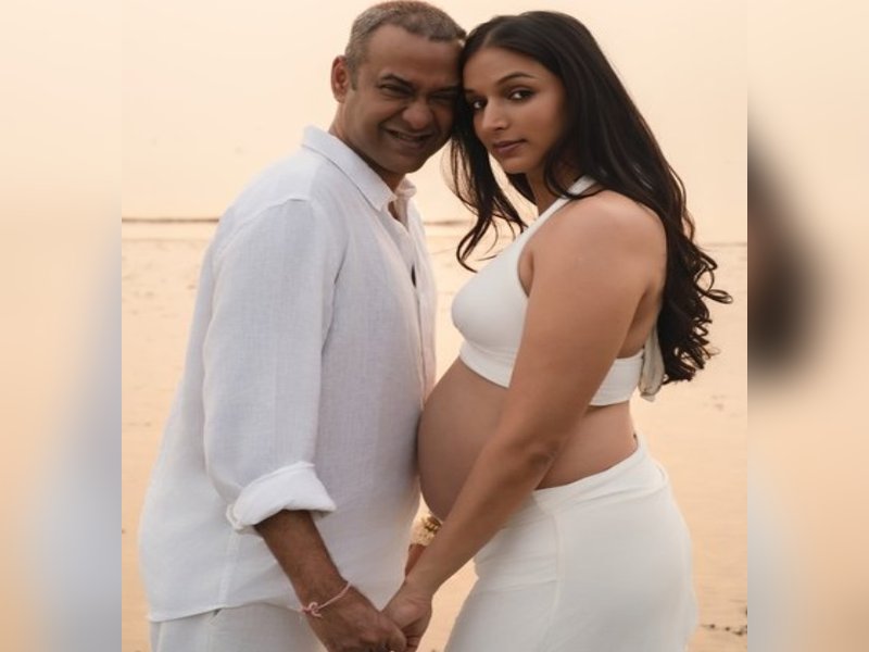 'गजनी' प्रोड्यूसर मधु मंटेना बने पिता, पत्नी ने बेटे को दिया जन्म