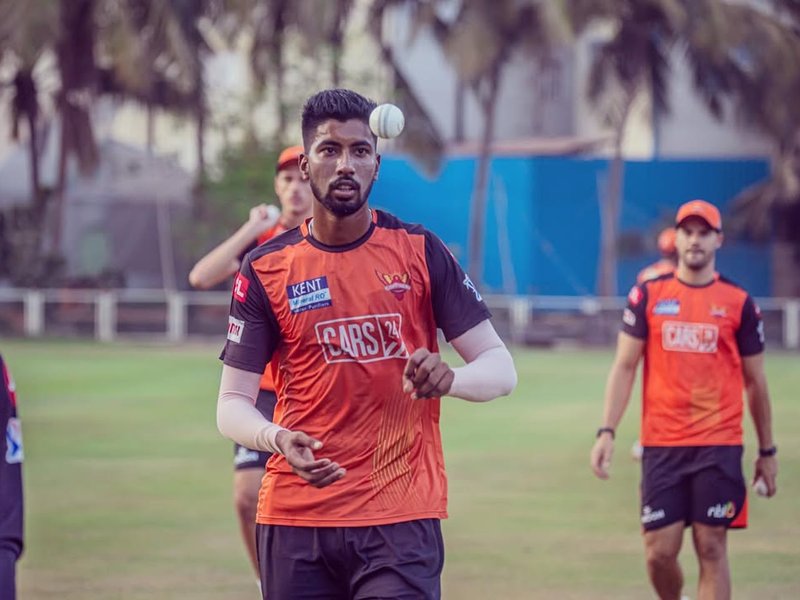 आईपीएल 2026: कौन हैं सौरभ दुबे? जिन्हें केकेआर ने आकाश दीप की जगह किया टीम में शामिल