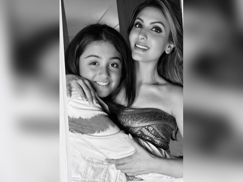 Kareena Kapoor wishes late Rishi Kapoor's granddaughter & her niece Samara on 15th birthday