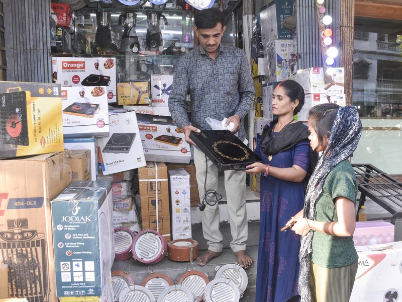 Govt eyes boost in production of induction heaters to cut use of cooking gas